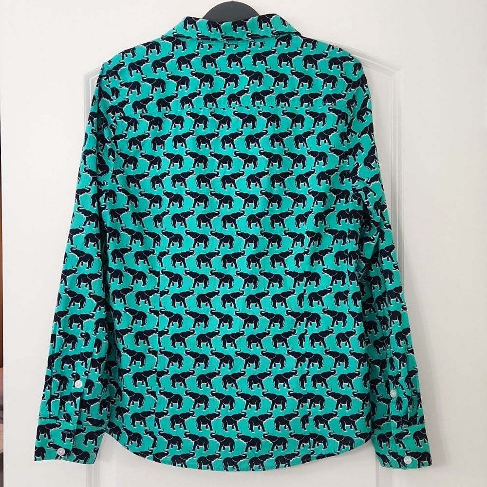 Adorable Crown & Ivy green/blue elephant print blouse. Very good condition! - Picture 4 of 4